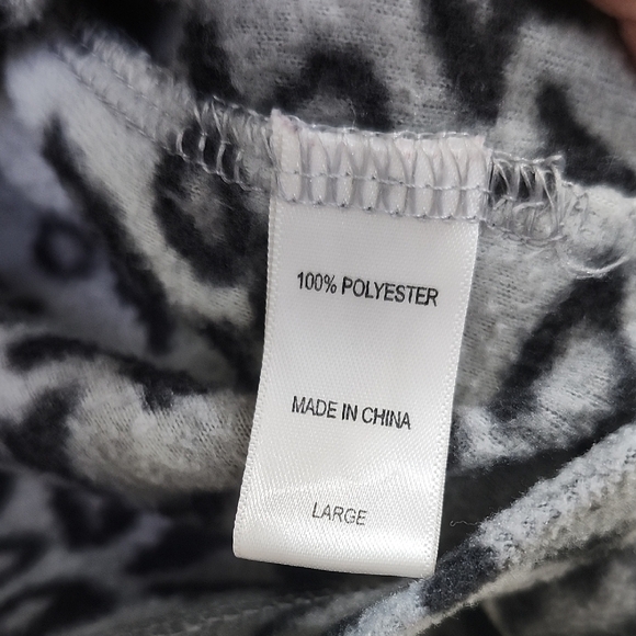 Midnight by Carole Hochman Gray and Black Patterned Top - Picture 3 of 6